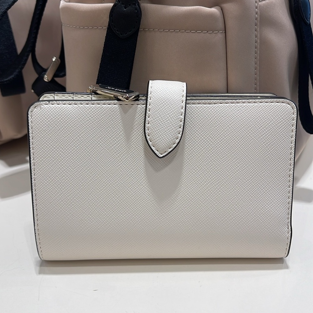 Kate Spade Schuyler Medium Compact Bifold Wallet
Meringue 
NWT - Picture 5 of 16